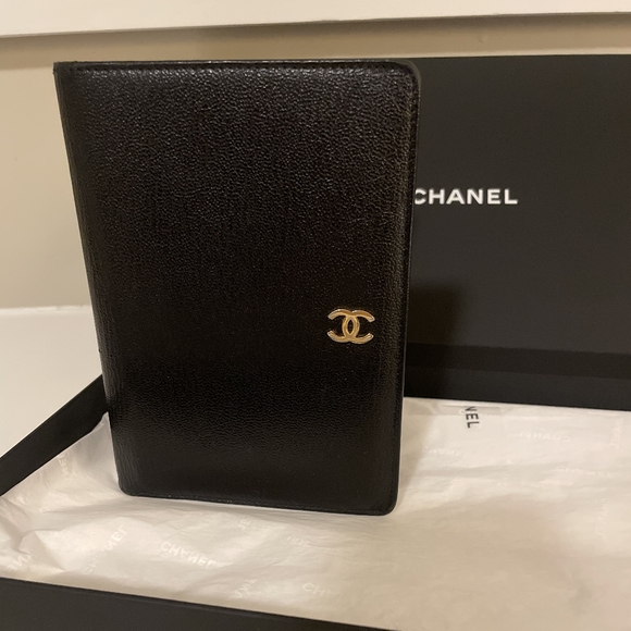 Chanel Black Leather Wallet with Gold Hardware - Picture 2 of 6
